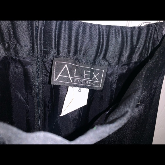 Maxi Fancy Skirt with slit - Picture 6 of 6